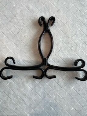 Plate Stand Small Black Display
